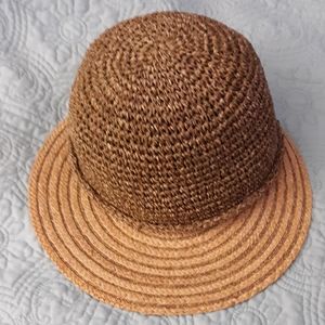 LIZ CLAIBORNE TAN FACE SAVER STRAW HAT